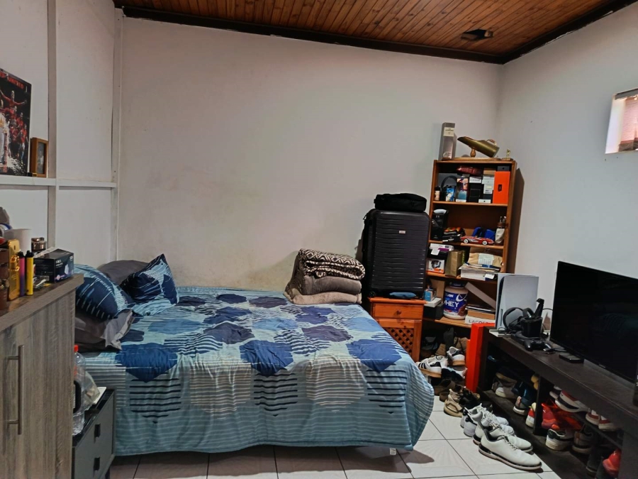 6 Bedroom Property for Sale in Heuwelsig Free State